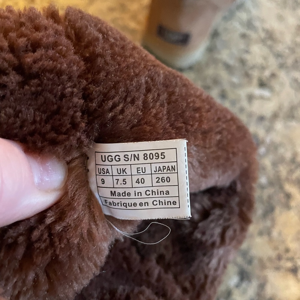 Uggs classic tall chestnut size 9